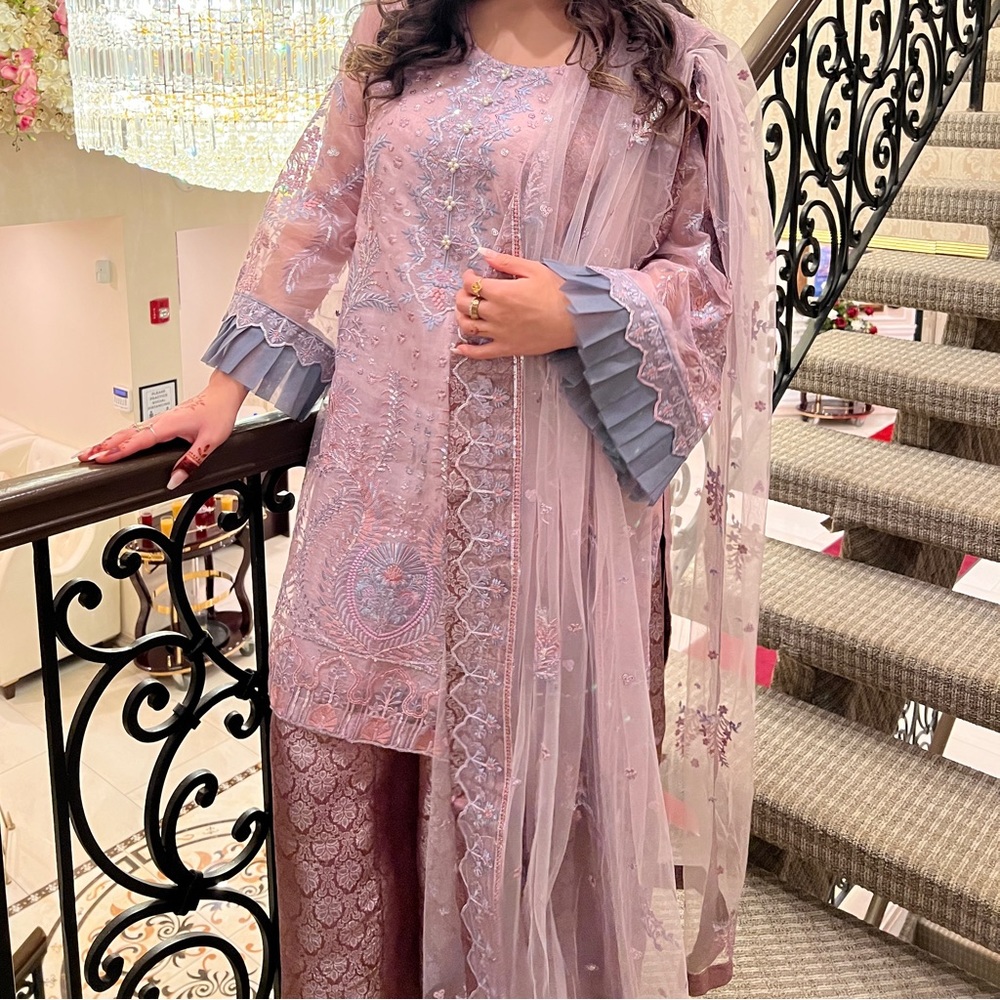 Salwar Kamees Set - Picture 4 of 10